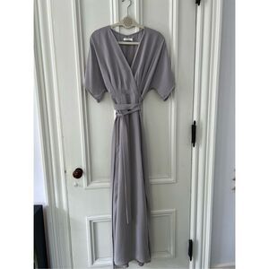 Mod Ref light gray wrap maxi dress w/ deep v-neck  and short sleeves M